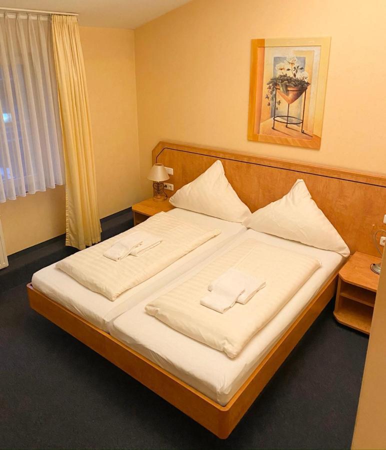 Hotel Friedenseiche Нойкирхен-Флуйн Экстерьер фото