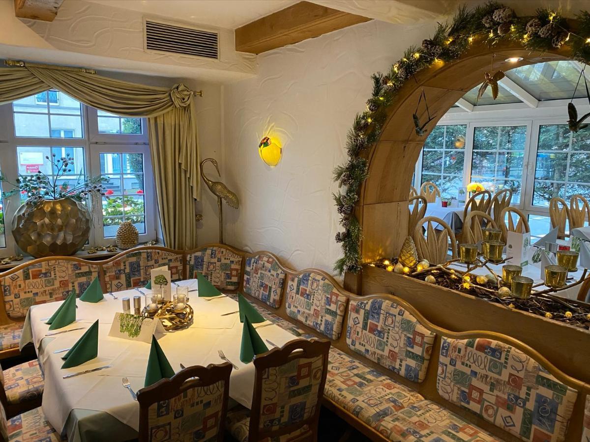Hotel Friedenseiche Нойкирхен-Флуйн Экстерьер фото