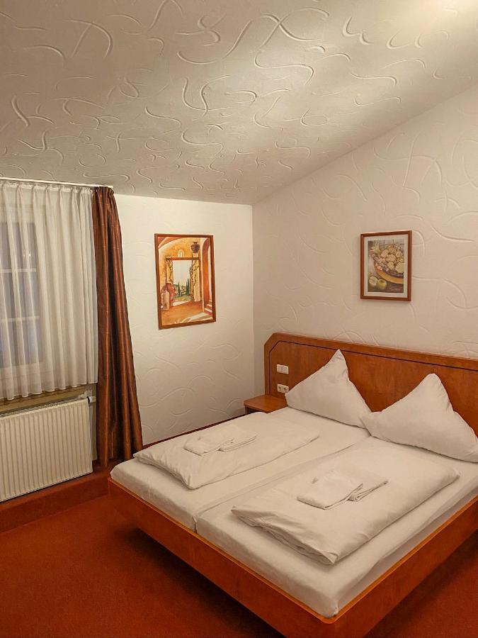 Hotel Friedenseiche Нойкирхен-Флуйн Номер фото
